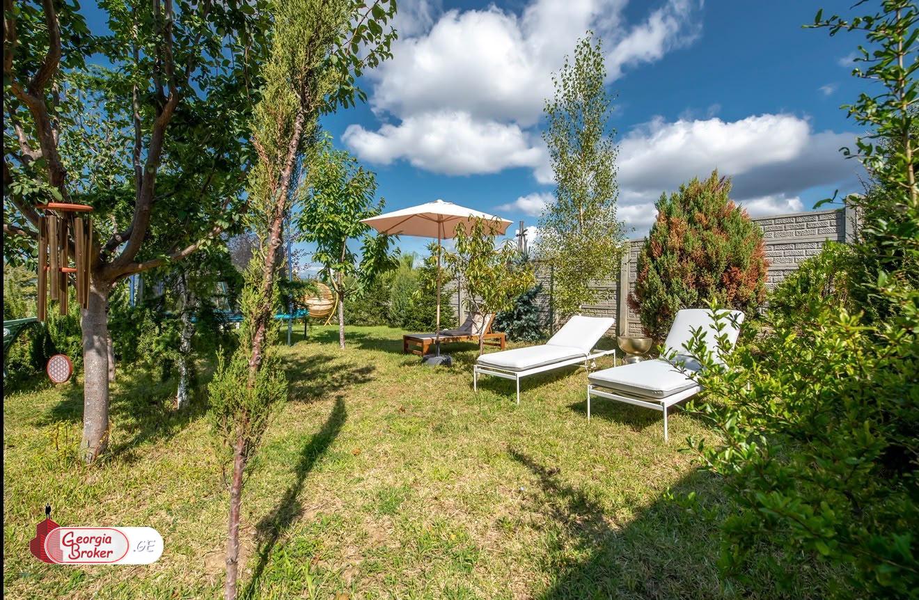 nearly repaired 8-room house for sale